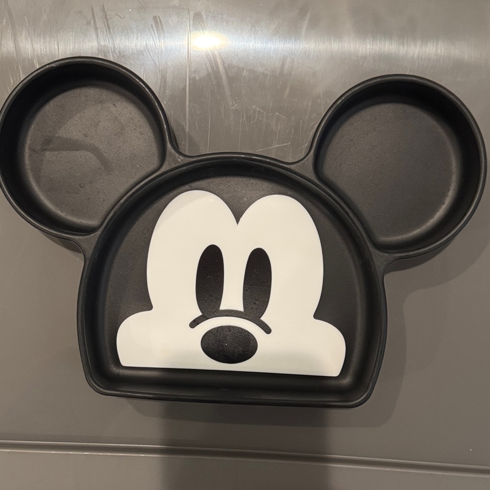 Bumkins for Disney Mickey Mouse Black and White silicone suction plate